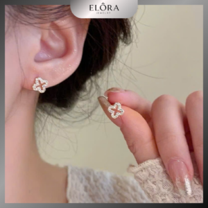 bông tai cỏ 4 lá đính đá